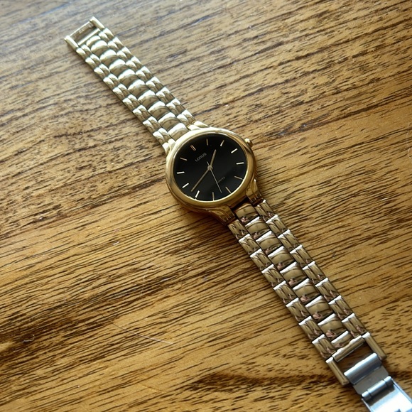 Lorus (Seiko) V501-6J10 Unisex Watch - Picture 3 of 11